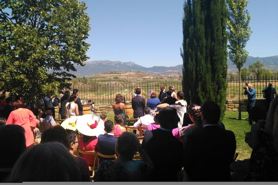 Ceremonia frente a la Sierra