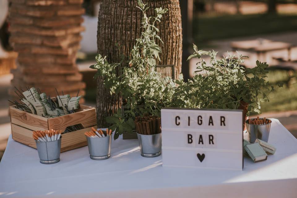 Cigar bar