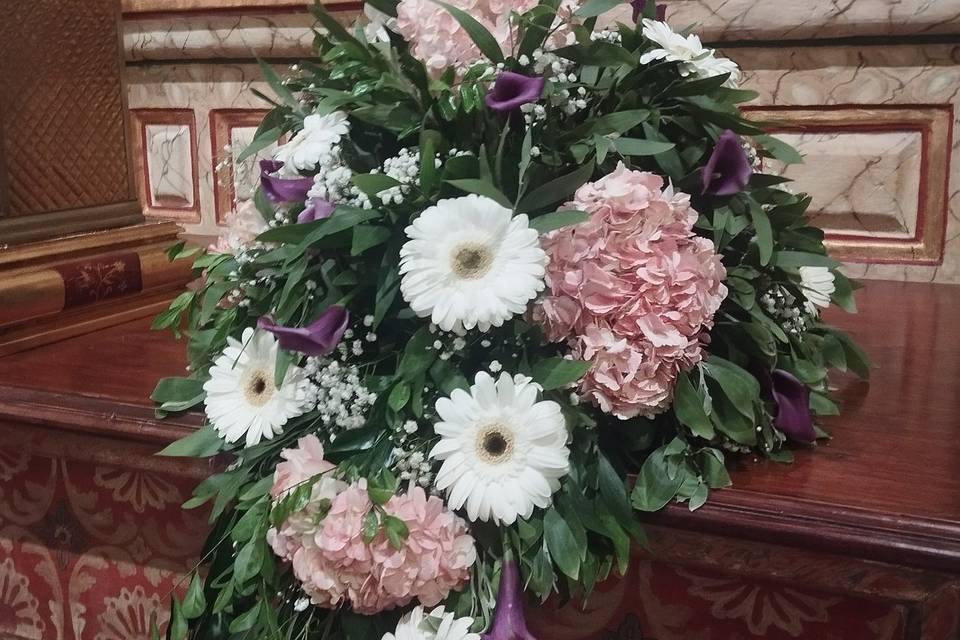 Centro floral altar derecho