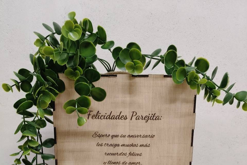 Caja con dedicatorias