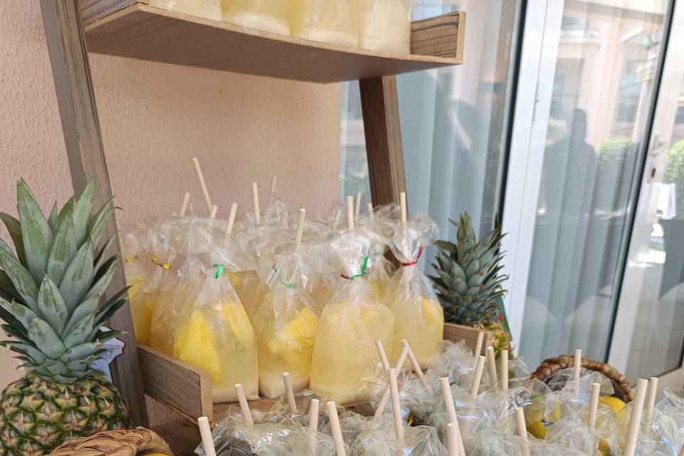 Mesita de cocteles