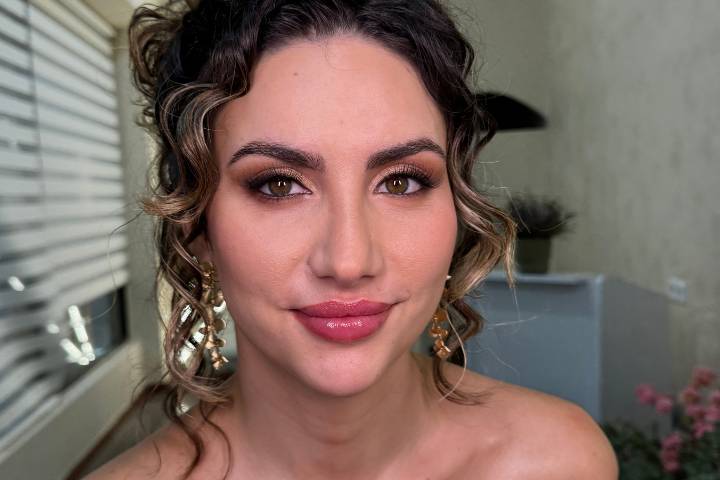 Soft glam makeup