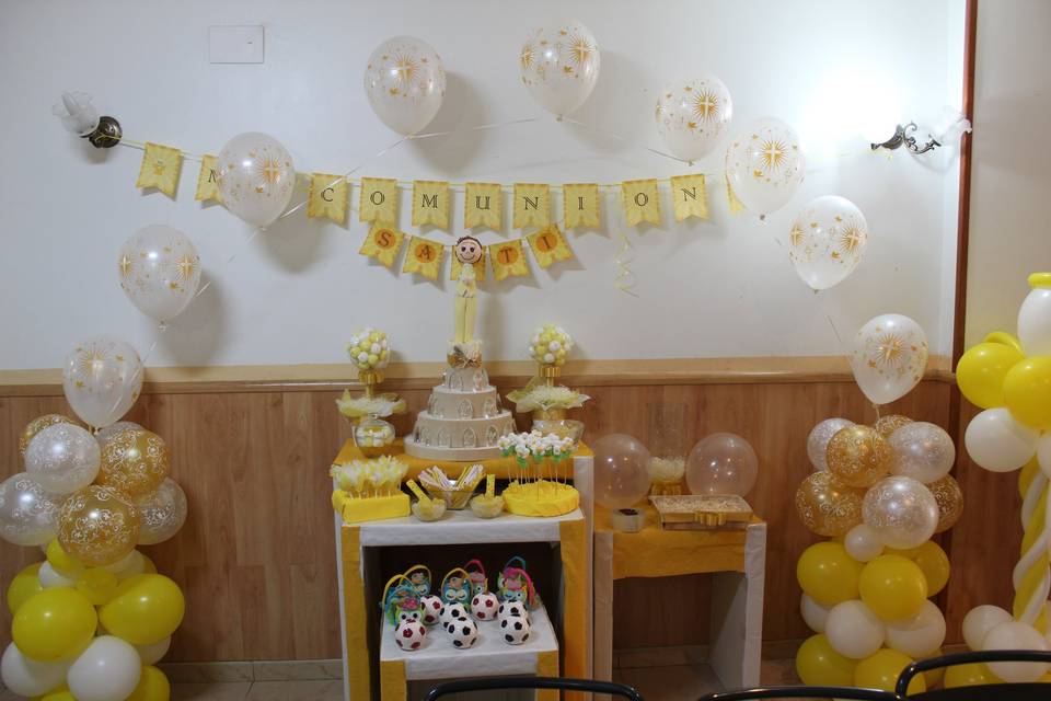 Mesa Dulce y decoración globo