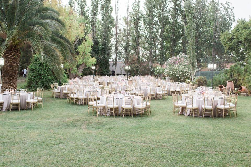 Banquete en los jardines