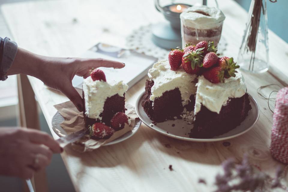 Guinness & strawberry cake