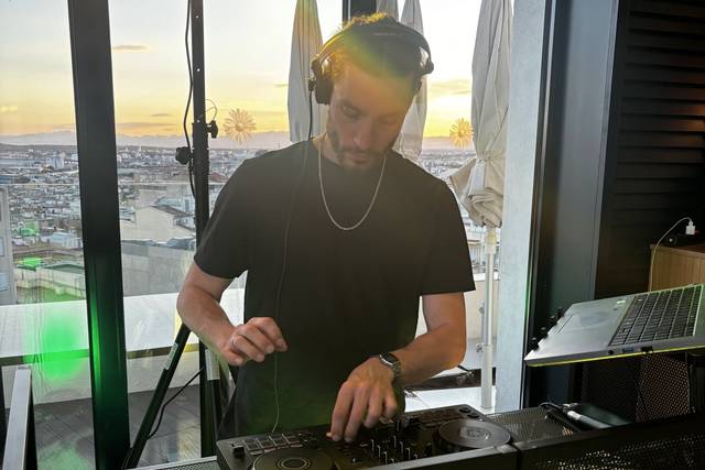 Sunset DJ Square