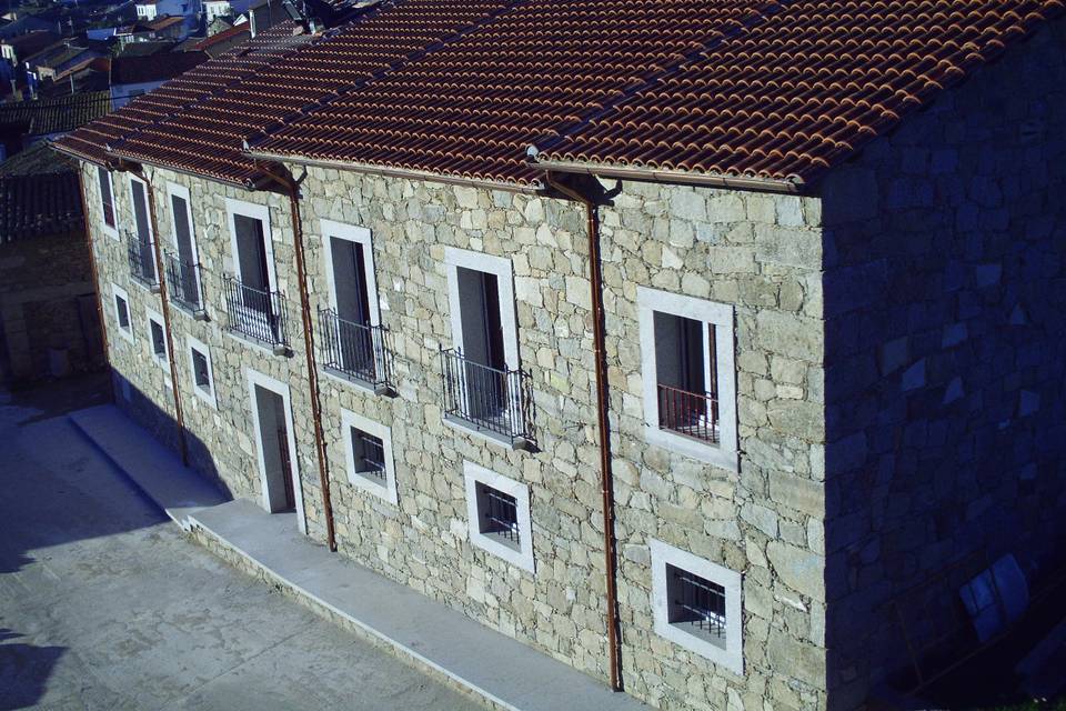 Exterior del castillo visto desde puente nuevo