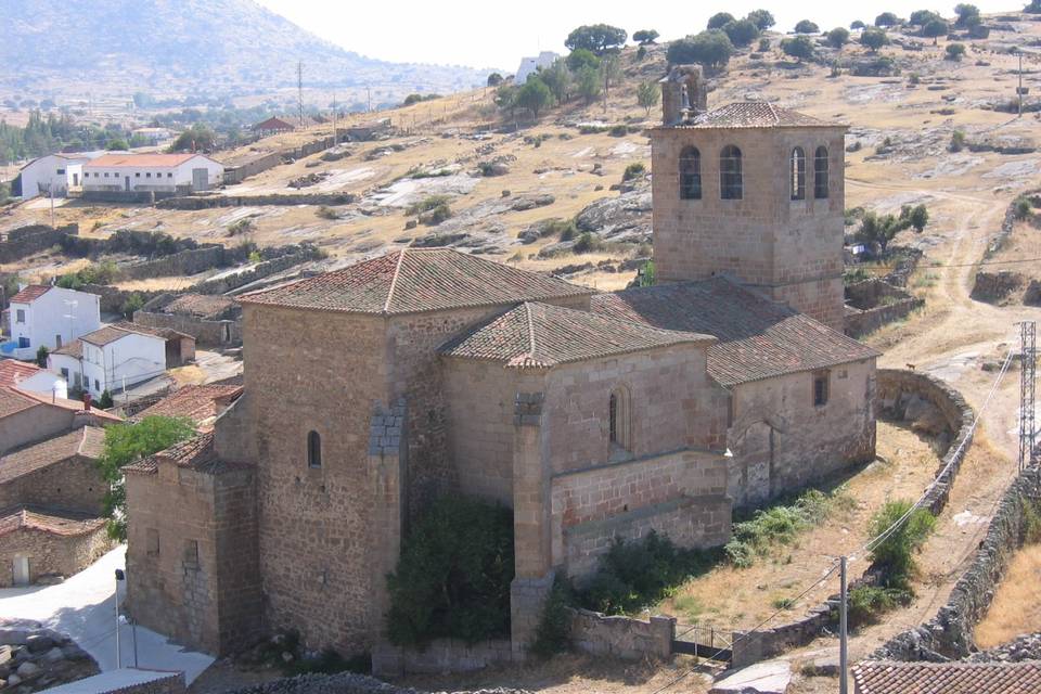 Iglesia parroquial de día