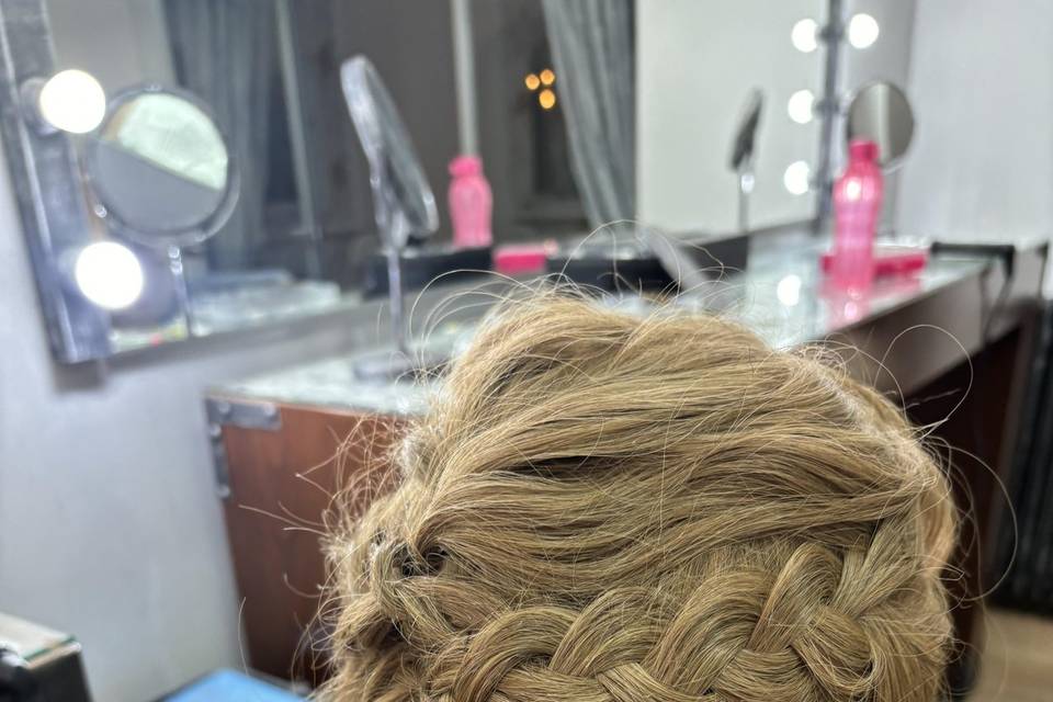 Semi recogido con trenza