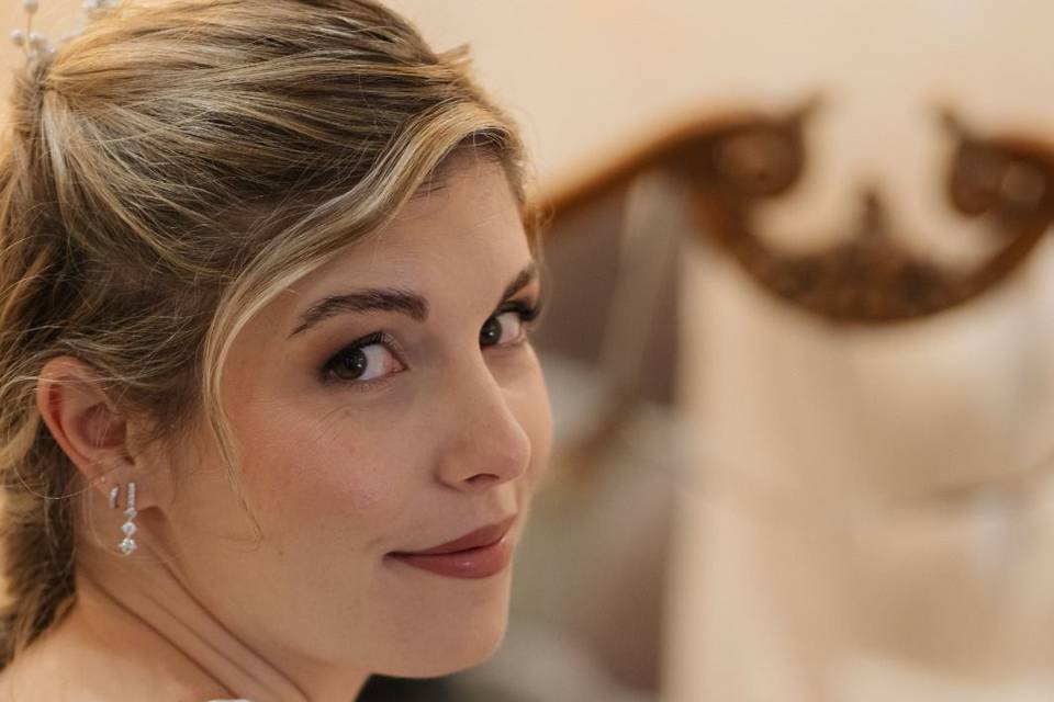 Maquillaje y peinado de novia