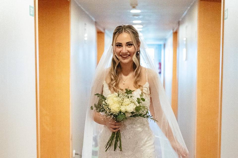 Maquillaje y peinado de novia