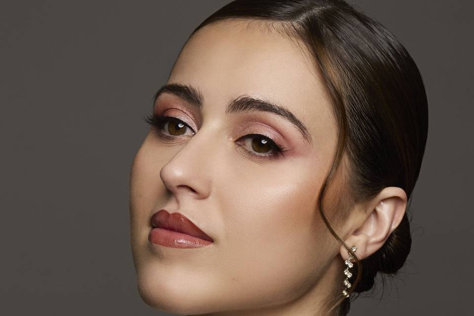 Maquillaje y peinado de novia