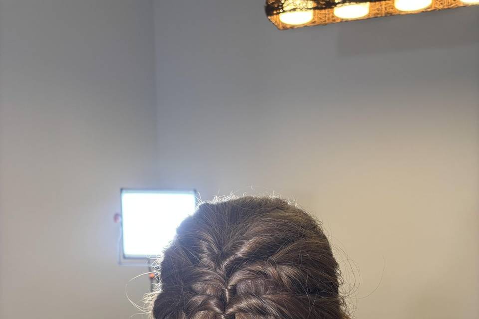 Peinado de madrina pelo corto