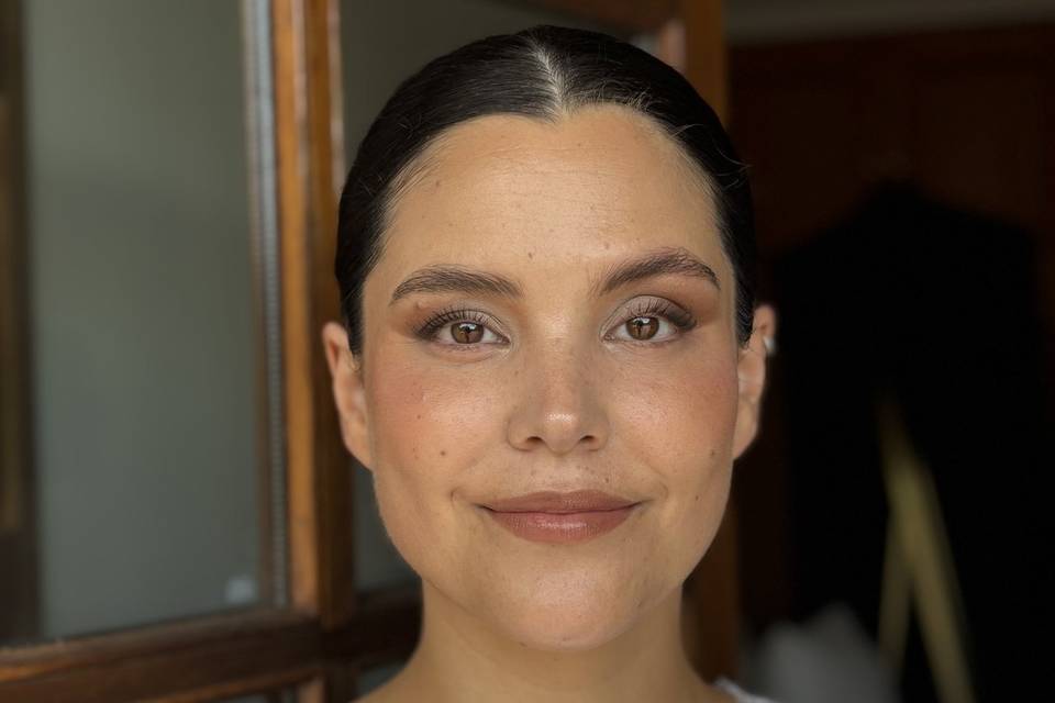 Maquillaje y peinado de novia