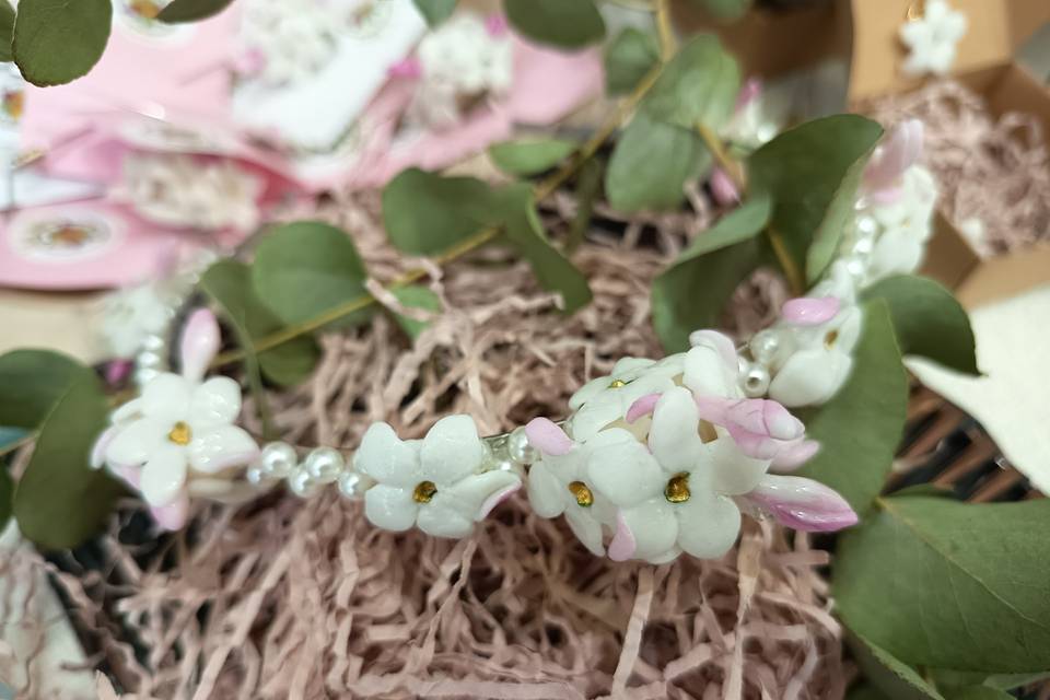 Diadema biznagas porcelana