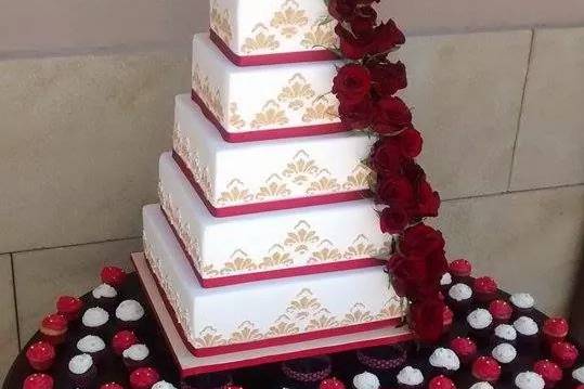 Tarta de boda con rosas