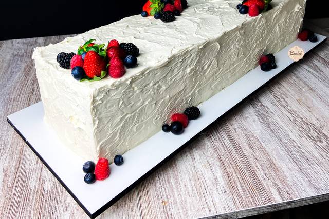 Tarta rectangular frutos rojos