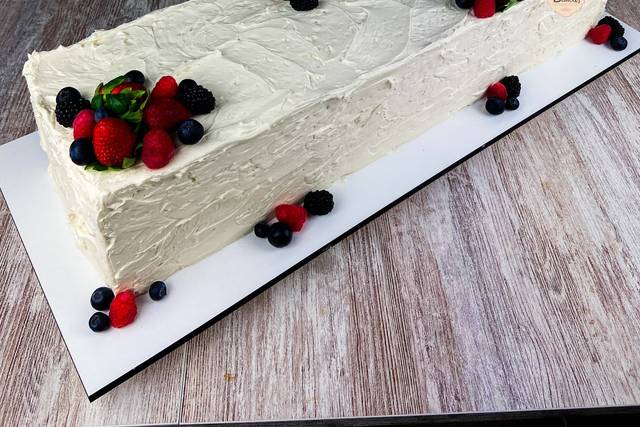 Tarta rectangular frutos rojos