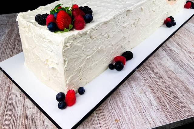 Tarta rectangular frutos rojos
