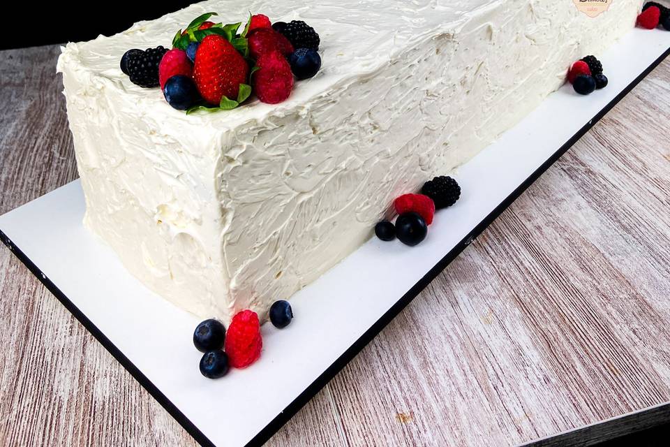 Tarta rectangular frutos rojos