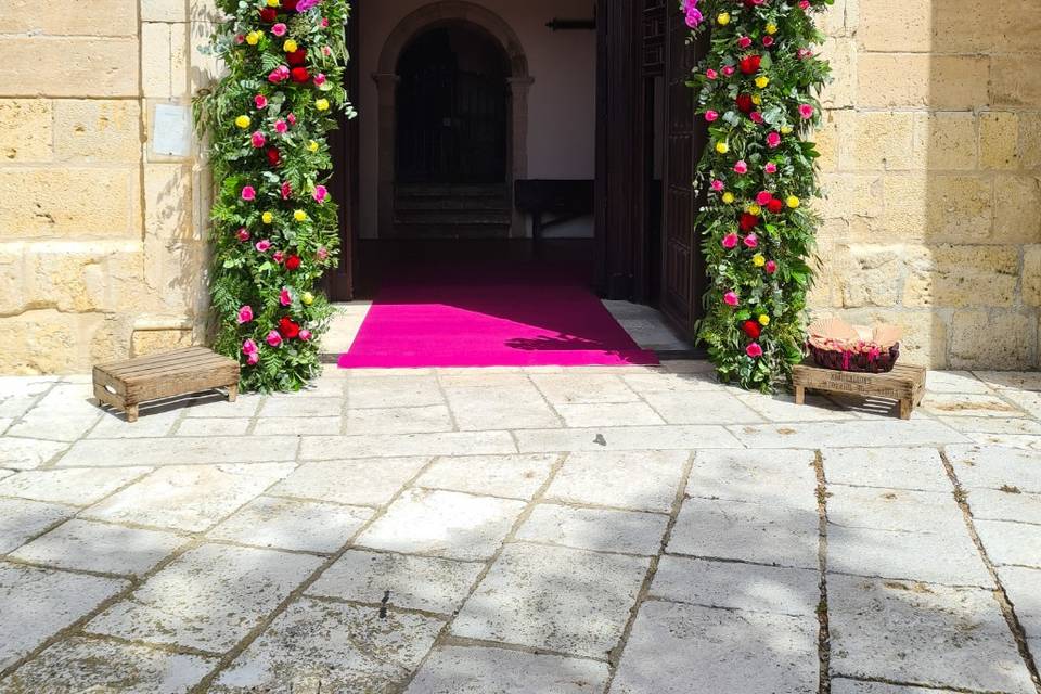 Entrada a la iglesia