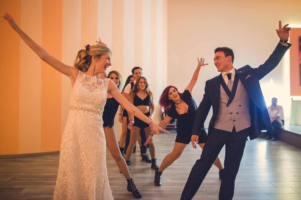 Bailando con los novios