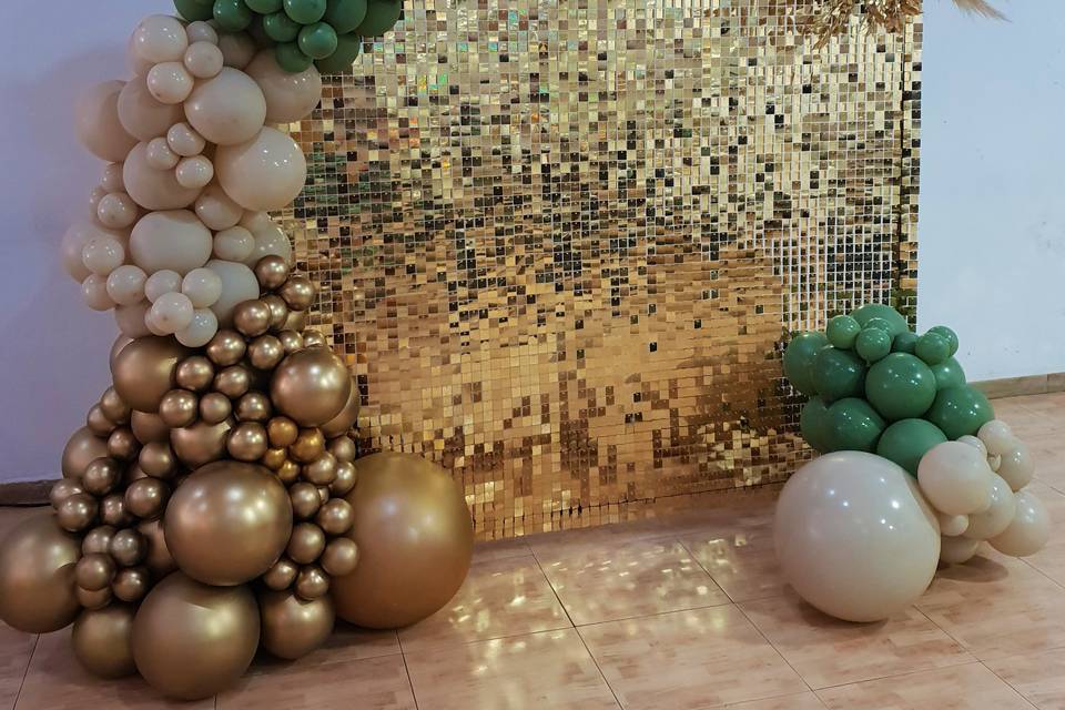 Shimmer Wall Gold con globos
