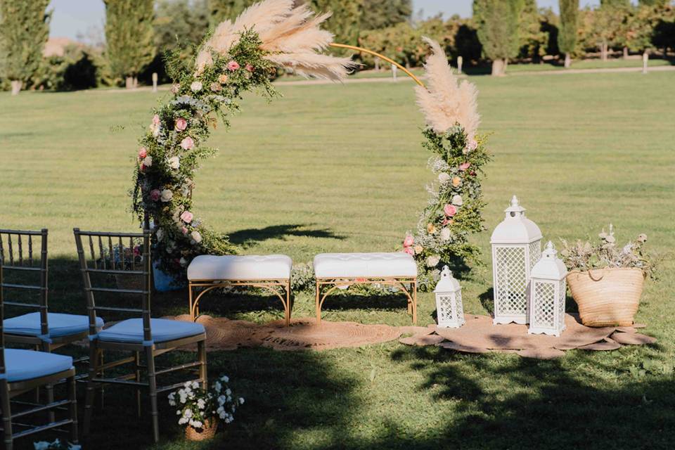 Aro floral, altar de boda