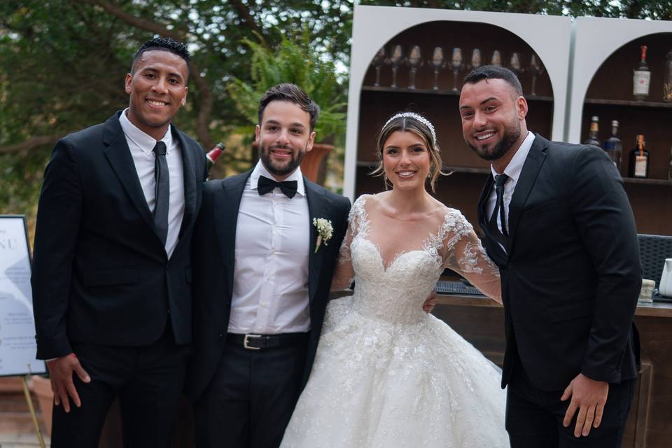 Los novios y nosotros