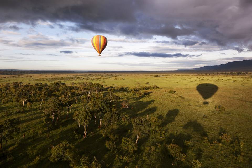 Safari en globo en el río Mara