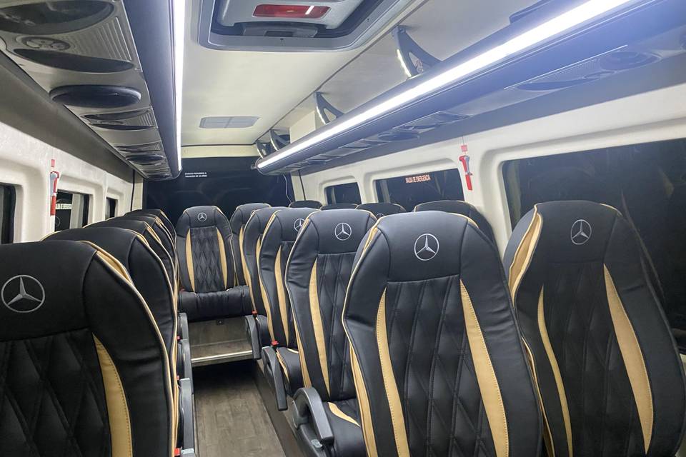 Interior Mercedes VIP 17 pax