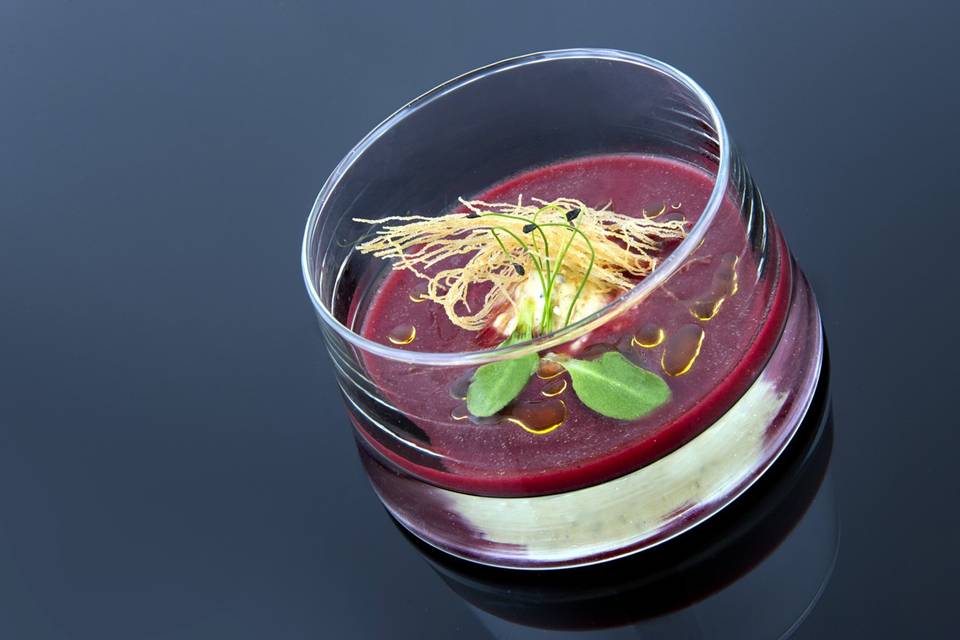 Gazpacho de cereza con marisco