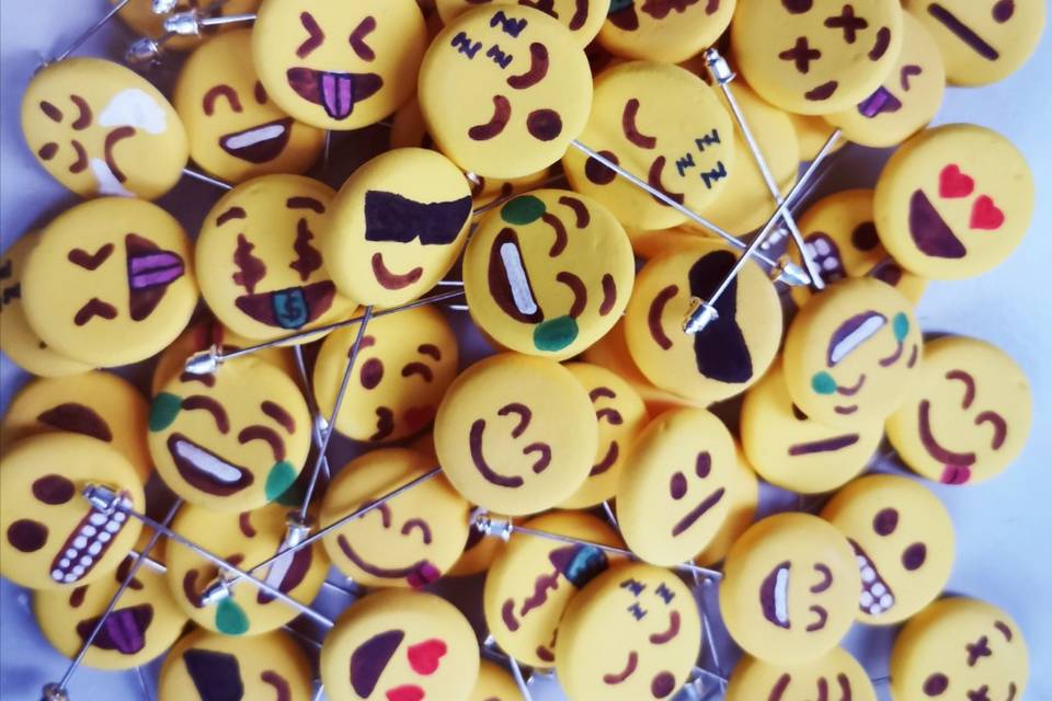 Alfileres de emojis