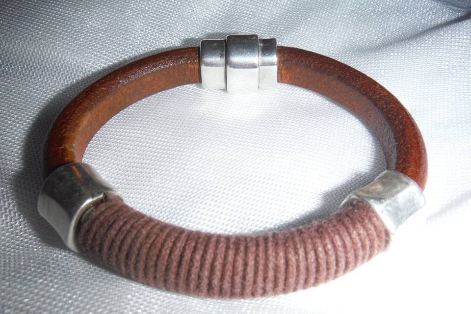 Pulsera de cuero