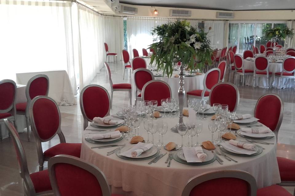 Salón preparado para un evento