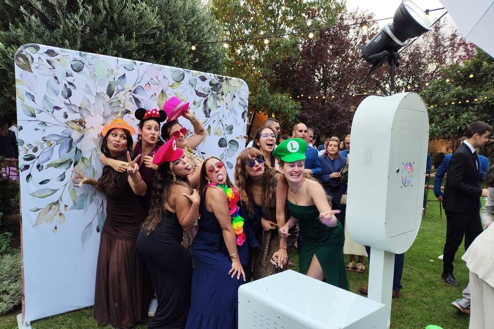 Enfoca Eventos - Fotomatón y Plataforma 360