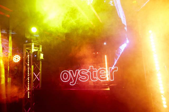 Dj, iluminación y sonido