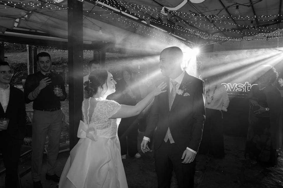 DJ, iluminación y sonido