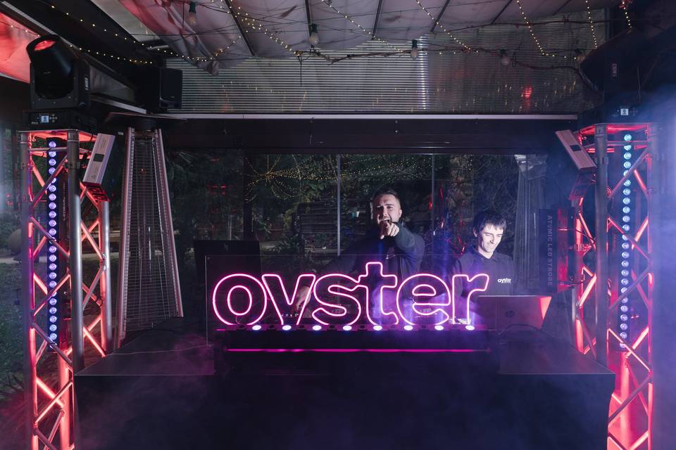 DJ, iluminación y sonido