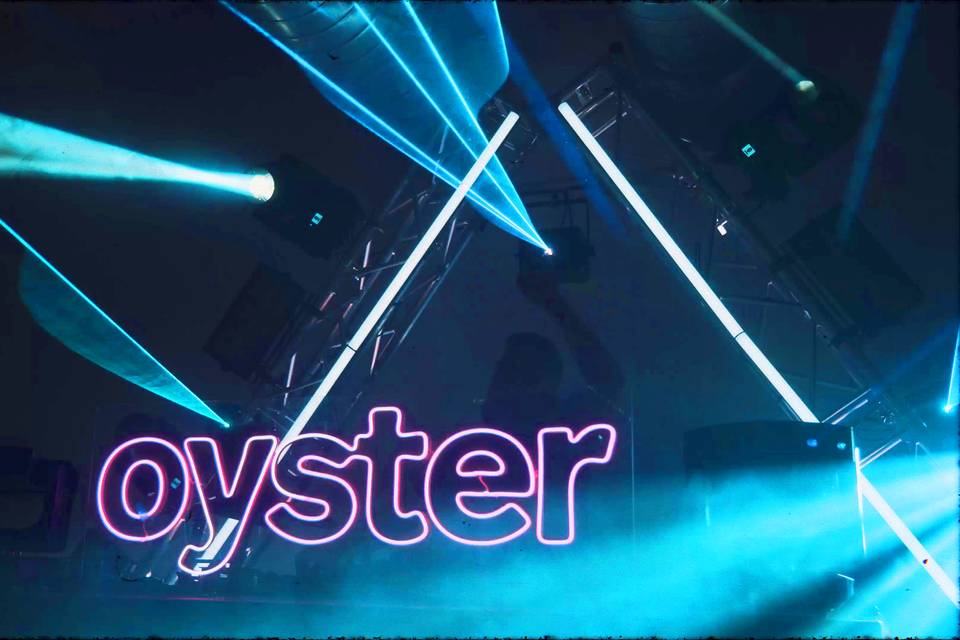 DJ, iluminación y sonido