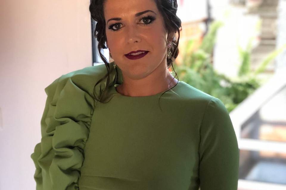 Maquillaje y peinado