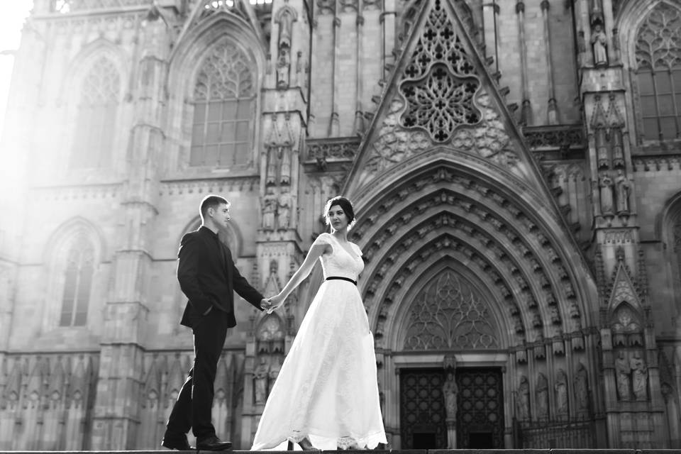 Los novios en Barrio Gótico