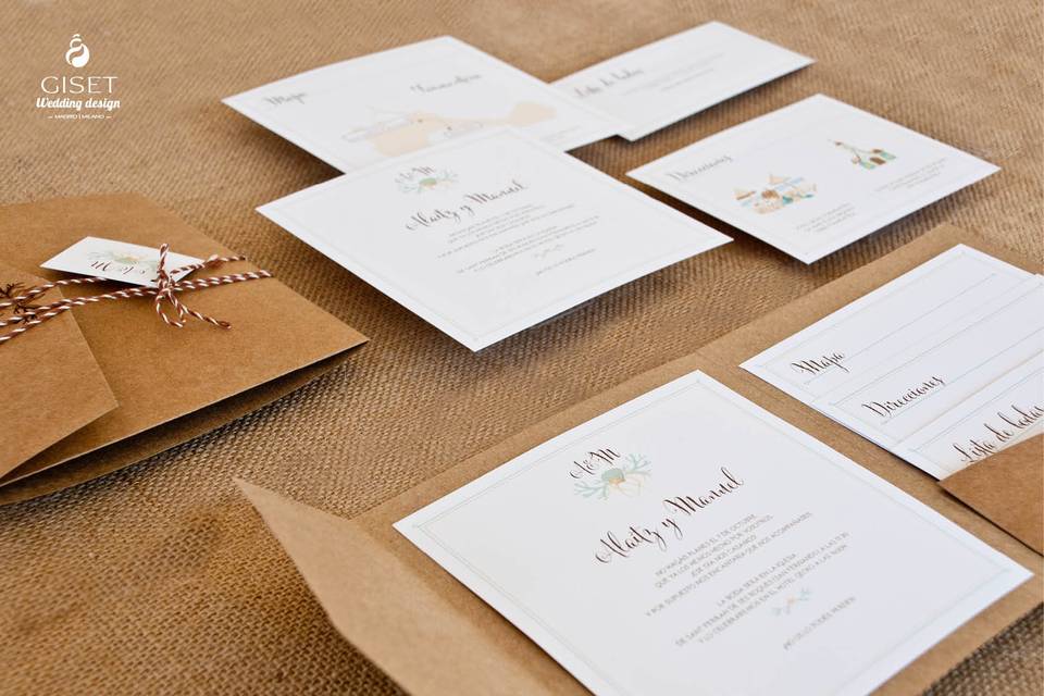 Carpeta con invitaciones y más