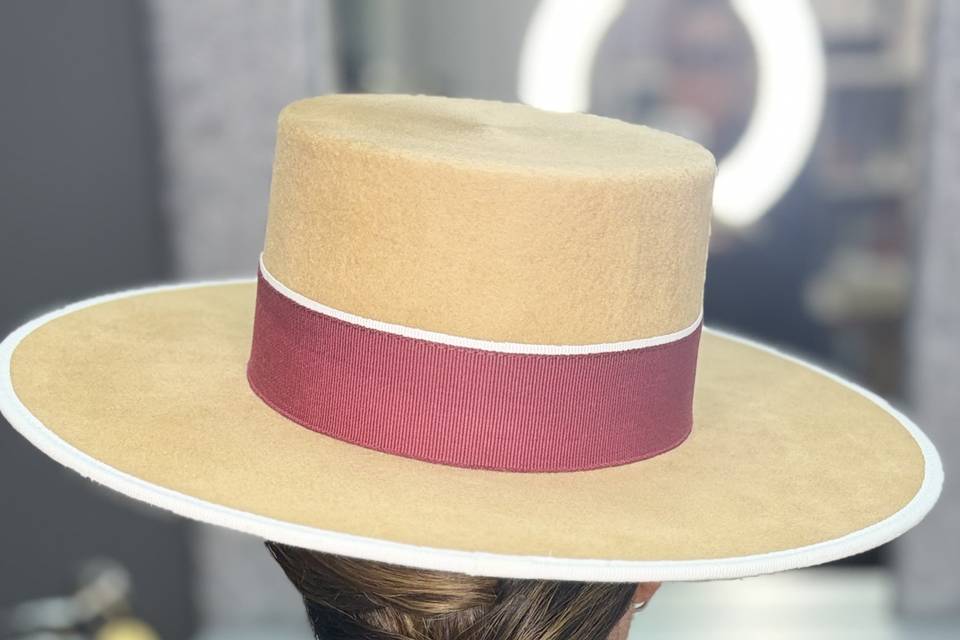 Trenza con sombrero