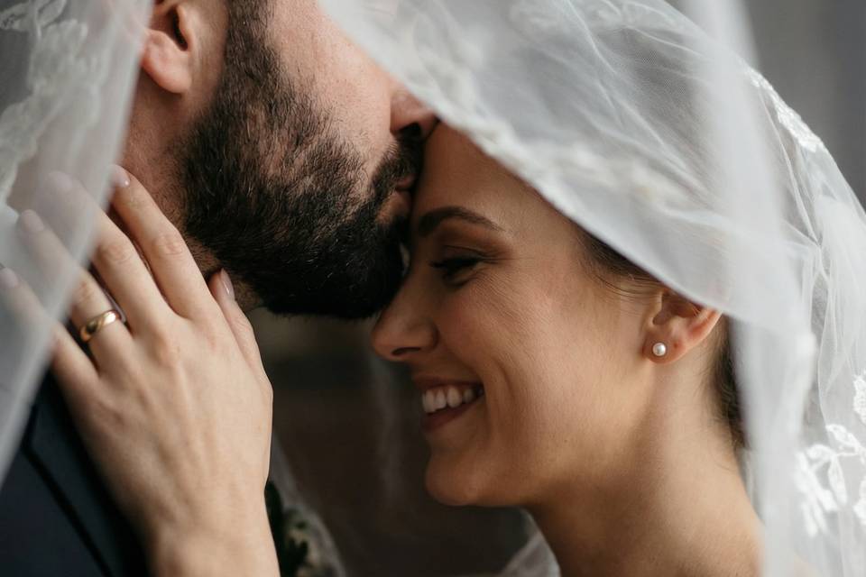 Novios con velo