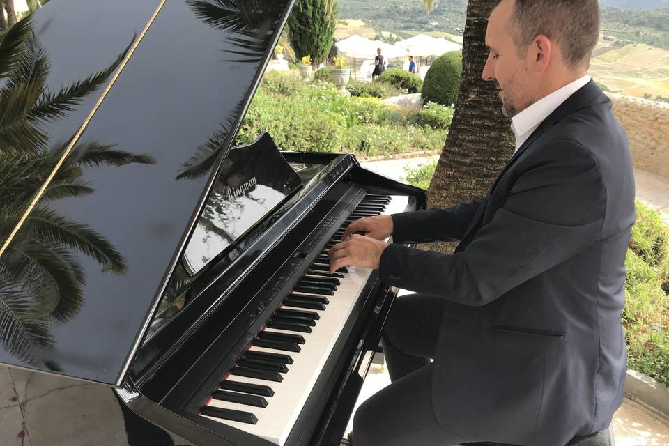 Piano Wedding by Manuel Butrón