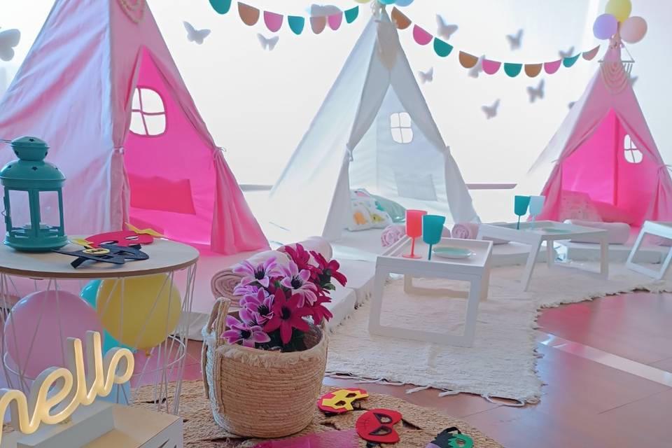 Tipis y zona de chill out
