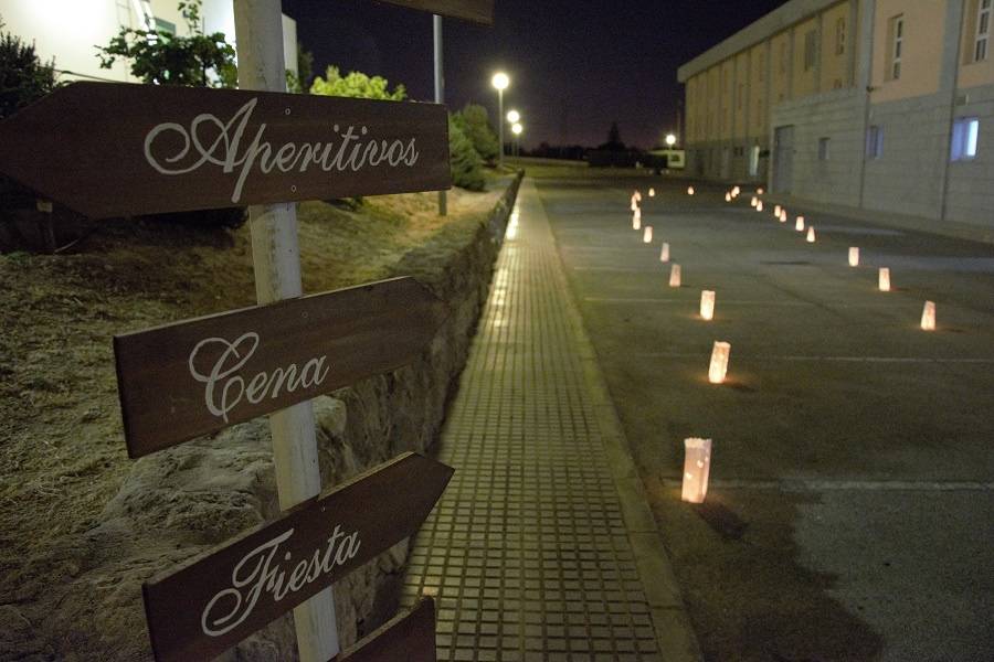 Carteles y señales de madera