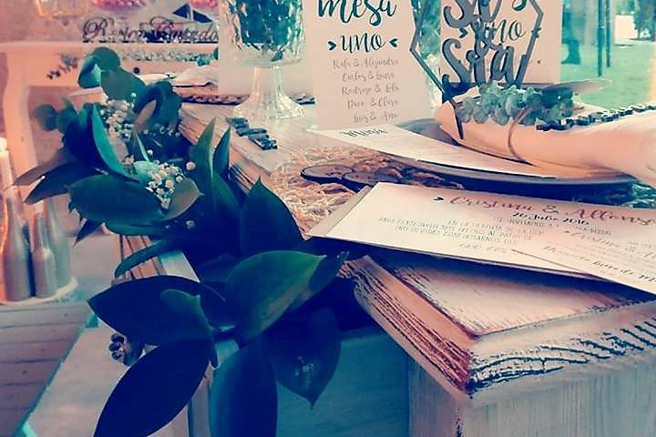 Invitaciones y papelería