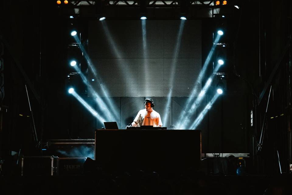 Dj